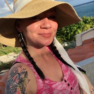 Meet your Posher, Amy